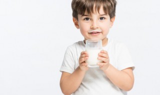 喝鲜羊奶有什么好处和坏处 喝鲜羊奶的好处和坏处介绍