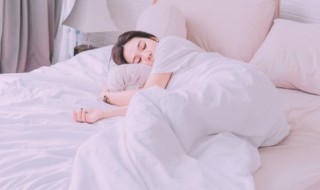 睡觉把脚垫高的好处和坏处 睡觉把脚垫高有哪些好处和坏处