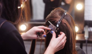 戴假发的好处和坏处 戴假发的好处和坏处简单介绍