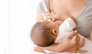 奶睡的好处和坏处 奶睡的好处和坏处分别是什么