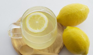 柠檬泡开水喝有什么好处 柠檬泡开水喝有哪些好处