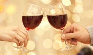 每天喝红酒的好处和坏处 每天喝红酒有哪些好处和坏处