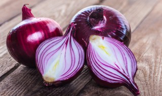 生吃洋葱的好处和坏处 生吃洋葱有哪些好处和坏处