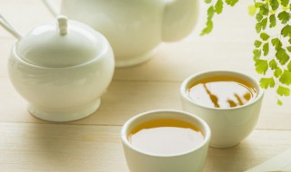 女性喝乌龙茶的好处和坏处 女性喝乌龙茶有哪些好处和坏处