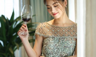 女人喝红酒有什么好处 女人喝红酒的好处介绍