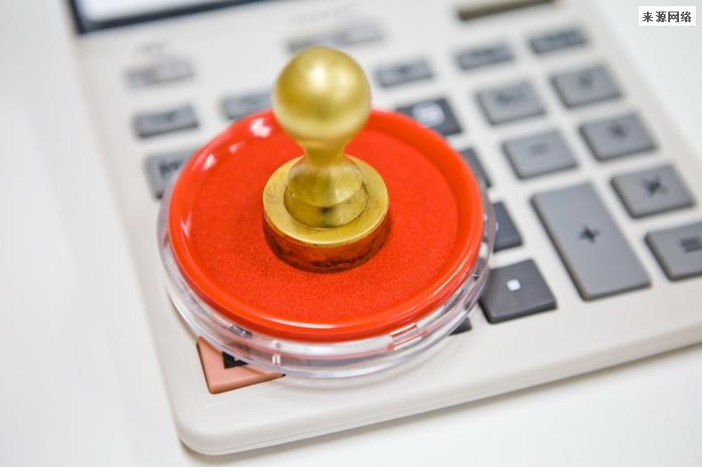 富士康员工路边被殴打？媒体辟谣大家切勿信谣传谣