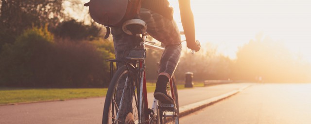 骑公路自行车的好处和坏处 骑公路自行车有哪些好处和坏处