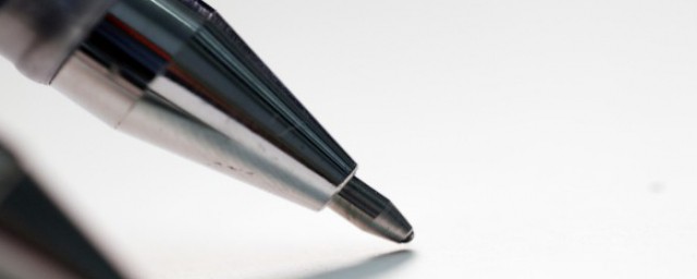 书写笔的笔帽上通常会有一个小孔主要是为了 书写笔的笔帽上小孔的作用