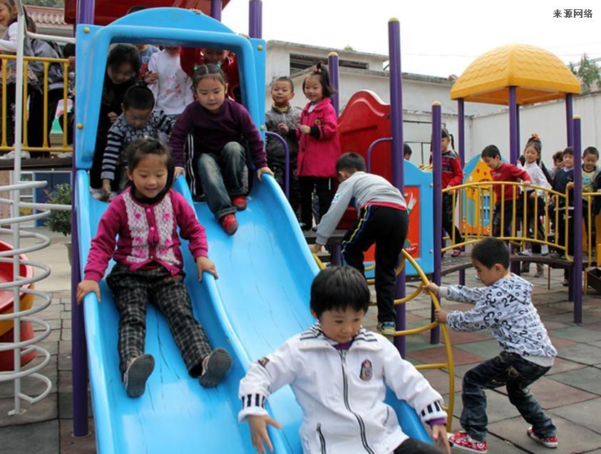 幼儿园打架家长上门打老人后续 鲁经纬是哪里人来看其照片