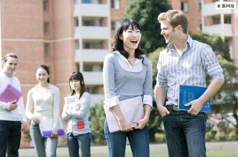 广州8个区中小学暂停线下教学 有住宿条件的实施全封闭