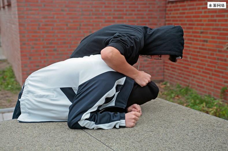 男子上门掌掴男童原视频后续完整版在哪看 其家属下跪道歉了吗