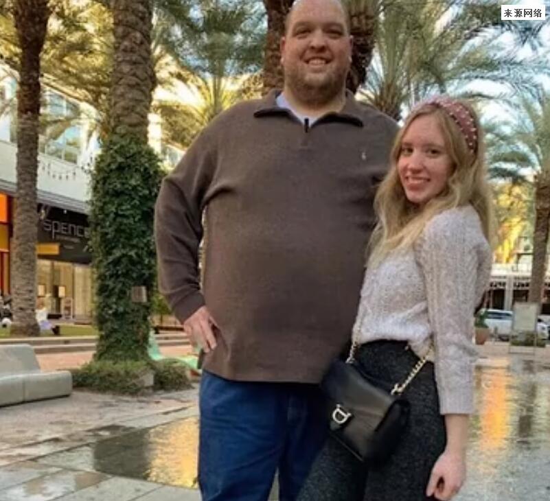 美国一对夫妻相差3岁却总被当作父女 女方娃娃脸超级减龄