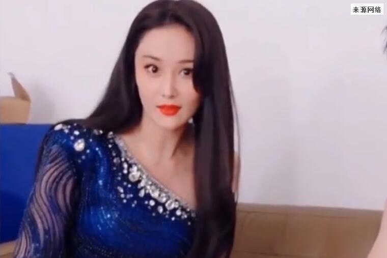 王思聪点评张馨予 张馨予总资产多少亿一家五口的照片曝光