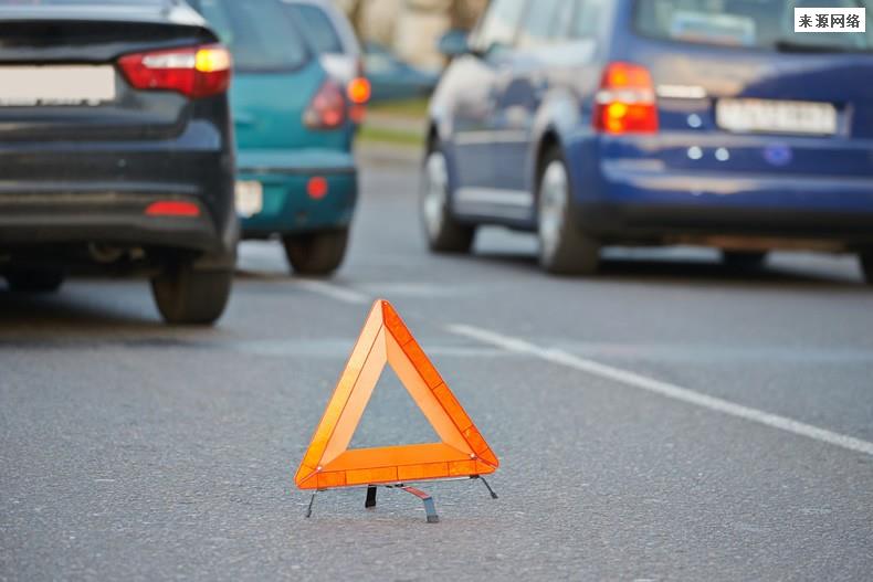 母女搭顺风车出车祸身亡 家属向司机儿子索赔113万法院驳回