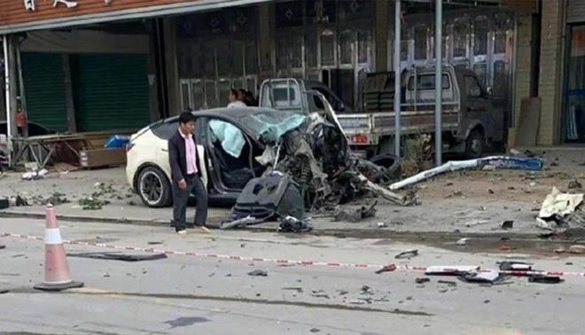 “幽灵刹车”与“意外加速”，谁能制止特斯拉的“狂奔”