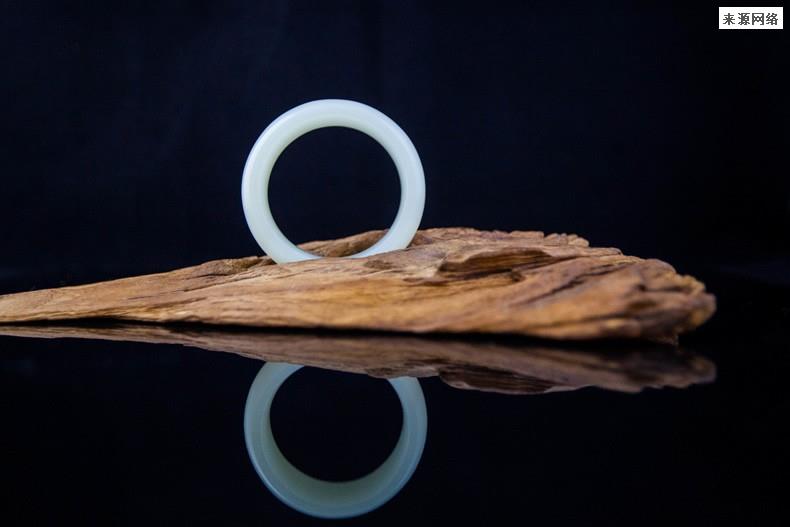 翡翠玉镯怎么保养 这些实用的方法你知道吗