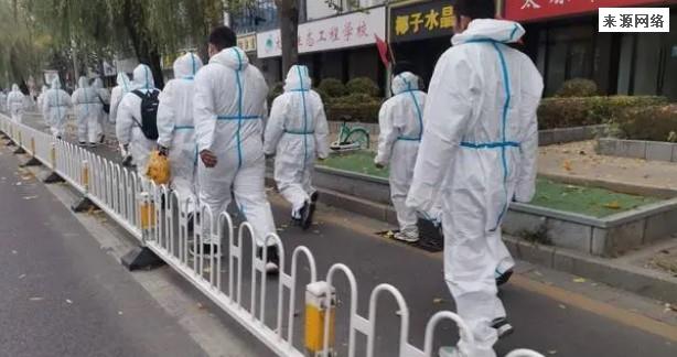 女子没戴口罩被反绑跪地？事实真相是什么？