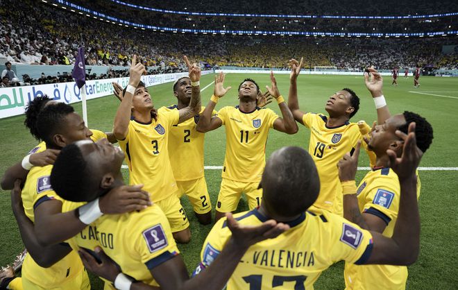 揭幕战半场-瓦伦西亚头顶脚踢 厄瓜多尔2-0卡塔尔