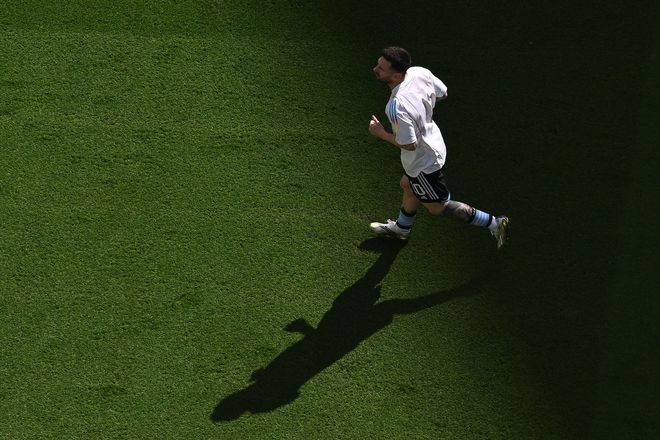 就差一点!迪玛利亚横传梅西推射 沙特门将神勇扑出