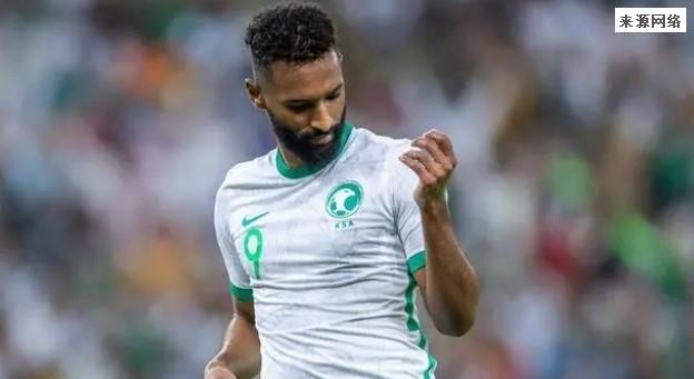 90后小伙辞职花光积蓄去看世界杯，为什么如此疯狂？