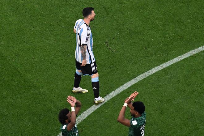 世界杯-大冷门!梅西点射 阿根廷3进球被吹1-2沙特
