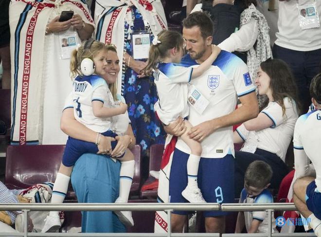 踢完美国后 英格兰球员有望获准与太太团相聚