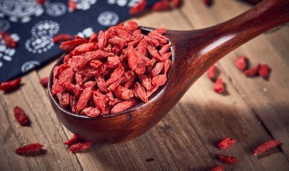 枸杞配什么炖汤喝补肾效果好 枸杞拿什么煲汤可以补肾