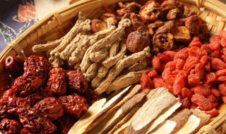 天麻配什么中药一起炖汤好 天麻配哪些中药一起炖汤好