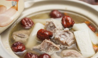 排骨乳鸽配什么炖汤好 排骨鸽子汤的做法