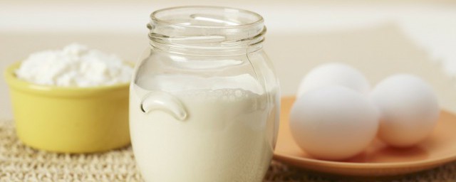 在家快速自制酸奶 如何快速地自制酸奶