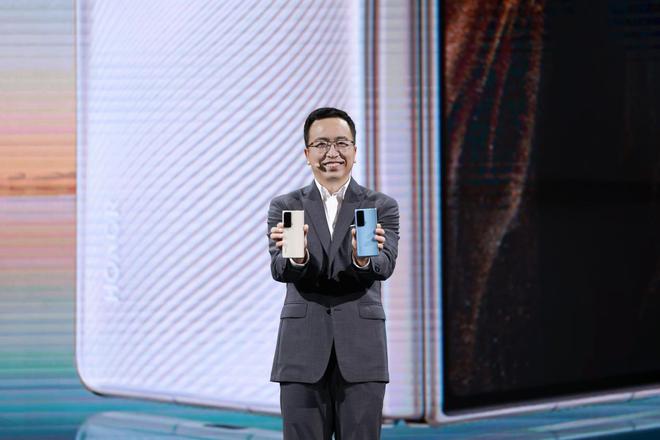 首次对比Mate系列，荣耀CEO称想与华为旗舰同台竞技