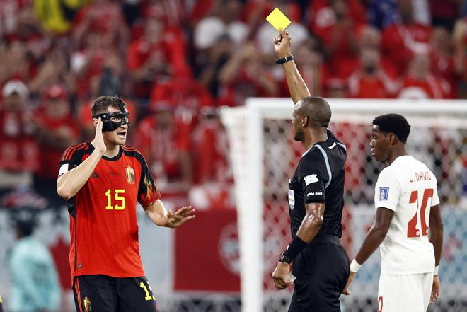 主裁漏判加拿大2点球 球迷翻档案:以前还干过这事