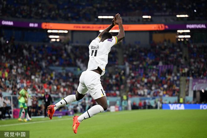 当面挑衅!加纳球员破门后耍起siu庆祝 C罗愤怒甩手