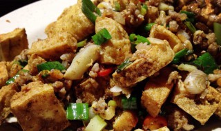 臭豆腐怎么炒好吃 炒臭豆腐的教程