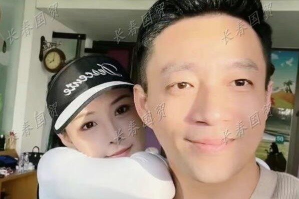 张颖颖与汪小菲合影照曝光，二人正式官宣恋情！张兰却出面否认