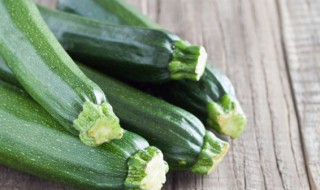 丝瓜怎么煮好吃 丝瓜金针菇炒鸡蛋的做法