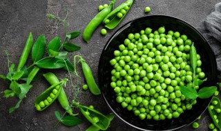 豌豆怎么吃嫩一点的好吃 鲜鲜嫩嫩的家常豌豆做法