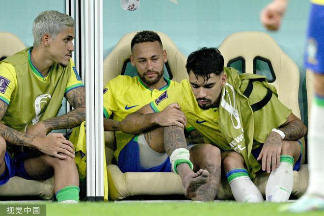 官宣！巴西：内马尔与达尼洛因伤无缘次轮对瑞士