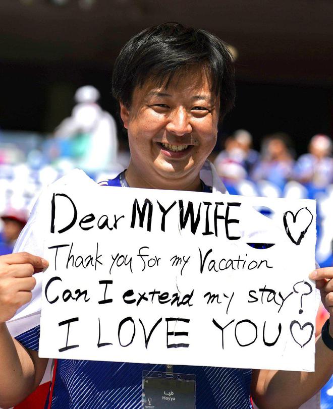 日本球迷:谢谢老婆准假 我能申请延长吗?我爱你!