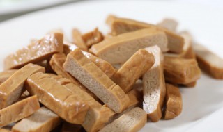 西芹炒香干正宗的做法 西芹炒香干的烹饪方法