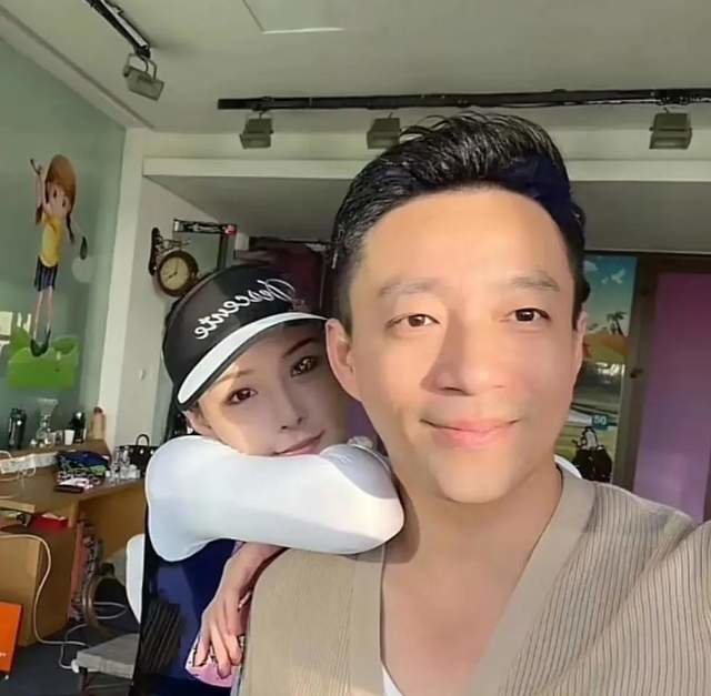 汪小菲“中年叛逆期”的3个表现：纠缠大S，纵容张颖颖，气疯张兰