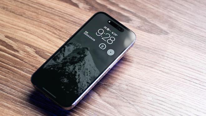 iPhone 15可能是最接近无孔化的手机