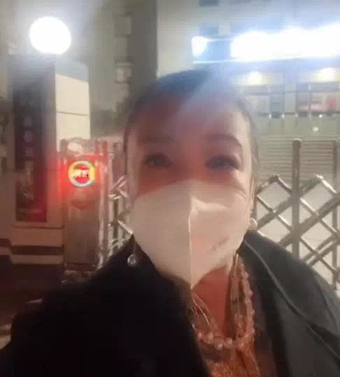 张兰凌晨1点现身警局 疑和汪小菲撕破脸