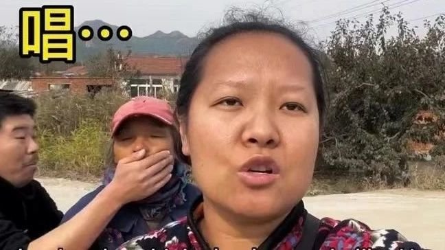 不开美颜的女主播,8000万人围观