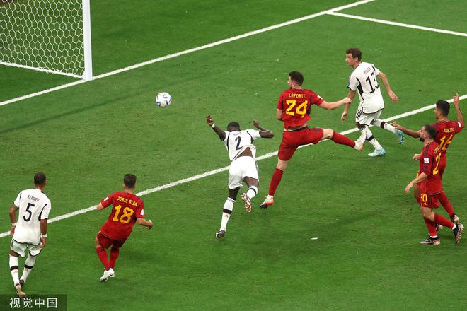 半场-吕迪格头球被吹 奥尔莫中横梁 西班牙0-0德国