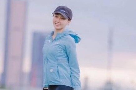 水均益29岁女儿近照曝光,笑容甜美身材有致,现为央视记者