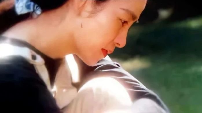 她获奖了，他获刑了