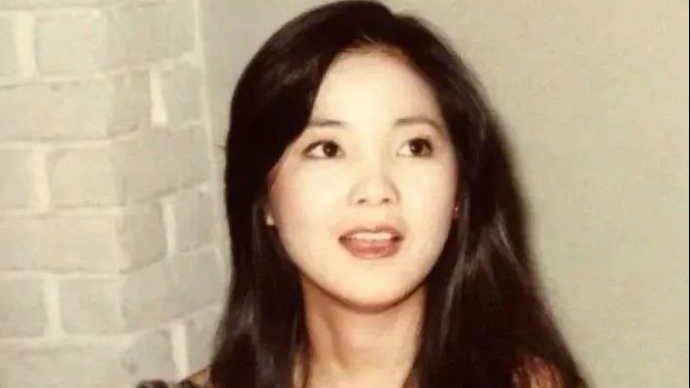 从女神到搞笑女，她靠黄段子翻红了