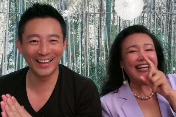 汪小菲妈妈年轻时旧照曝光,五官精致端庄秀美,曾获选美大赛冠军