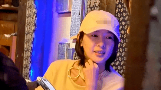 众星素颜参加戏剧节!梅婷凸眼显憔悴,童瑶太寡淡,马伊琍气势强